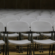 white-chairs-assembly-rows