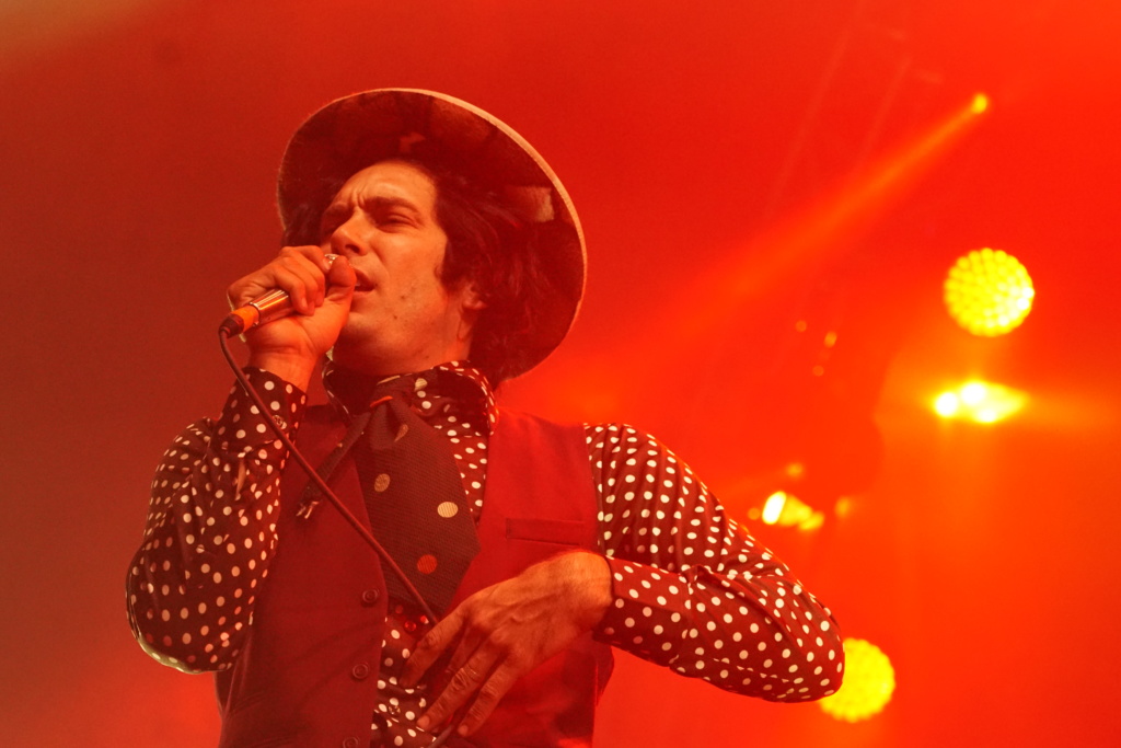 Lead singer, Brooks Nieslon, enticed the crowd with his impressive dance moves throughout the set.