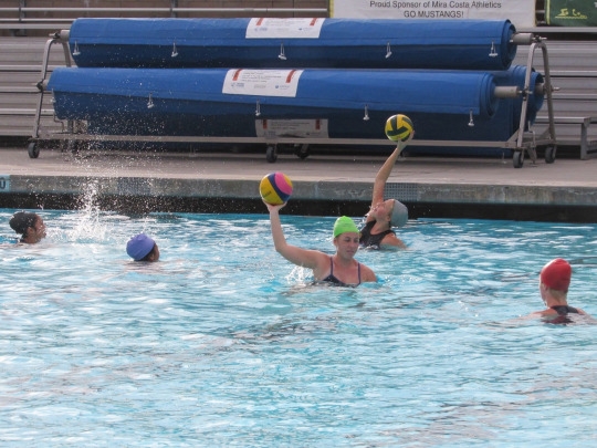 Mira Costa Junior Ariana Barnett passes the ball to her teammate during a routine practice for Mira Costa’s Girls Water polo. The girls’ season started following the Mira Costa Varsity Boys’ loss in CIF.