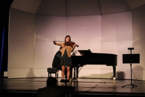 Freshman Lucy Konsmo plays the violin. She performed Csardas by Vittorio Monti.