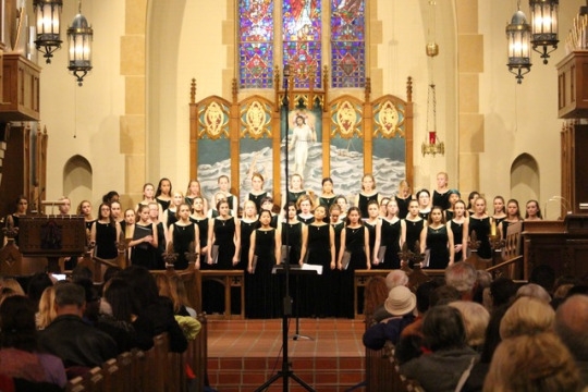 The Mira Costa High School Advanced Women’s Chorale performs at the beginning of the showcase. The Kammerchor Chamber Choir from the University of Cologne performed after Mira Costa. 