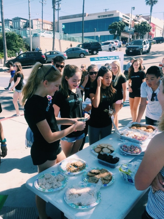 On the Manhattan Beach Pier on April 30 there is so much support from people in our community which really touches all of the club members hearts. Some people didn’t even buy any treats, they just donated money because they appreciated the club and what it does. 