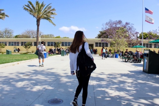 Sophomore Amanda Mcdonald along with many other freshman, sophomores, and seniors arrives to school at 10:41 due to a double late start because of junior SBAC testing in the morning. As a result, classes were also shortened to 35 minute periods.