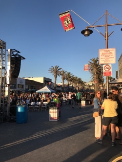 The event is free and open to the public. The whole pier was packed with fans of the film along with South Bay citizens. 